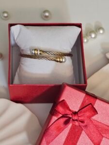 Pearly twirl bangle bracelet