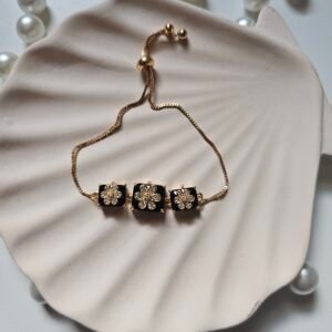 Seraphina Black Stones Flowers Bracelet